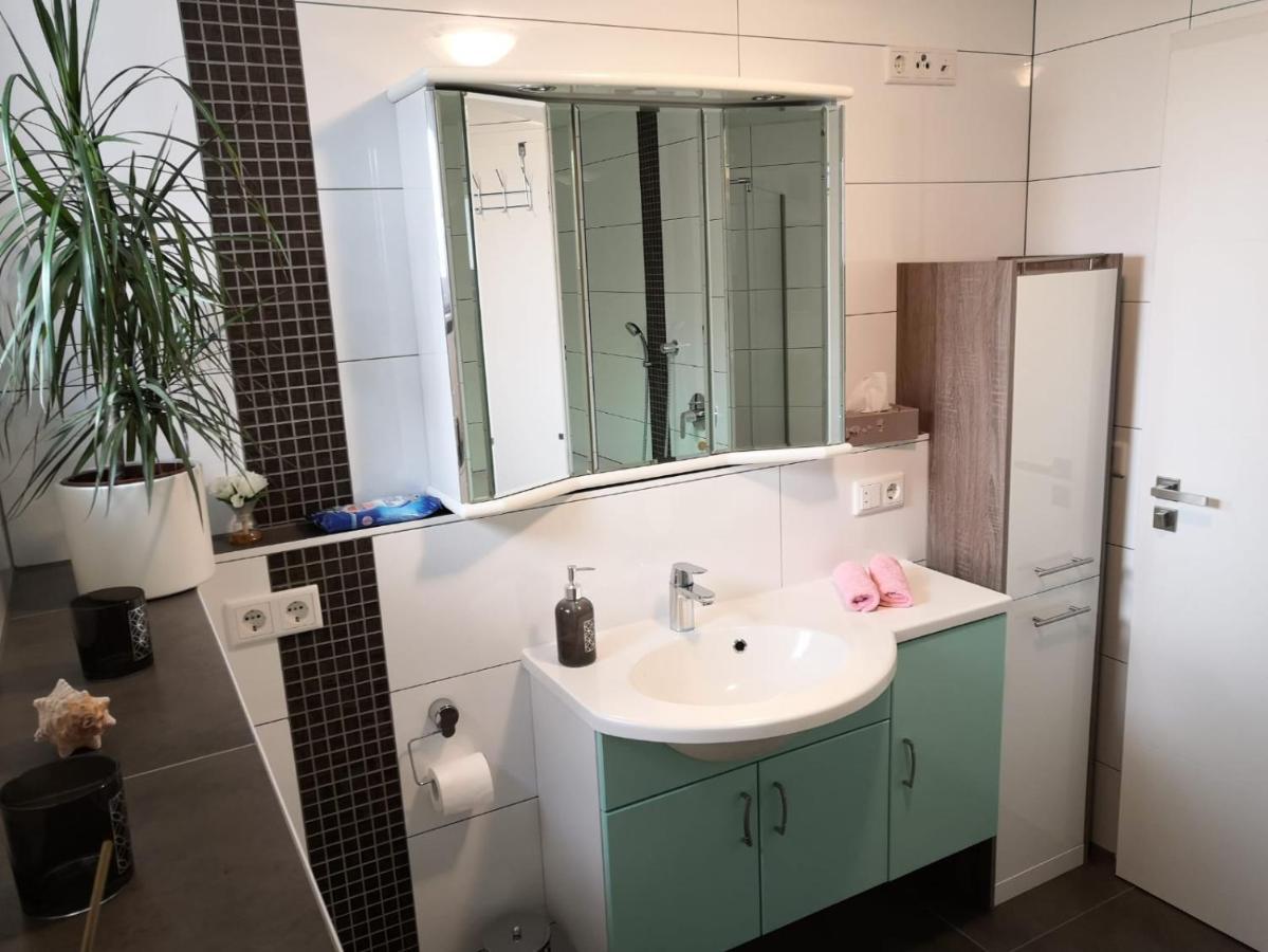 Ferienwohnung Taunusrast-Usi Usingen Exterior foto